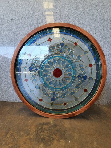 วงกบใส่กระจกนิรภัย